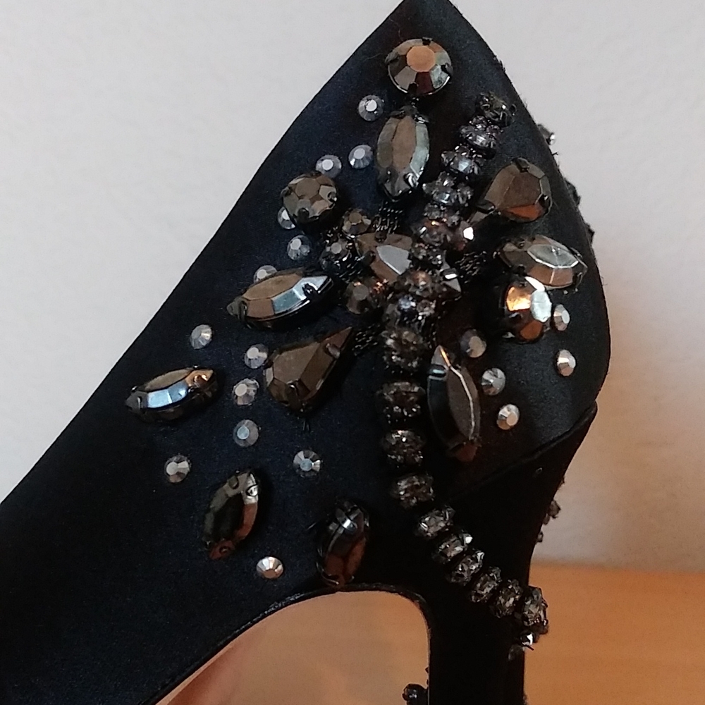 Antonio Melani black embellished peep toe heels size 6M (medium width) - Picture 7 of 9